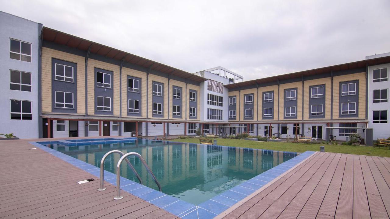 Eseriani The Resort Найваша Экстерьер фото